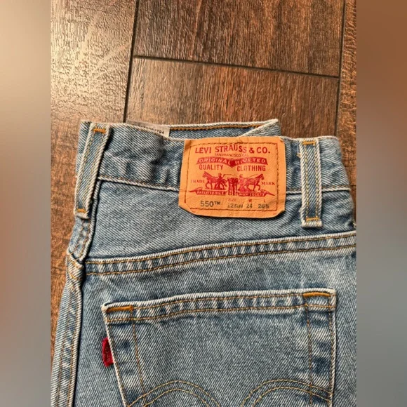 Boys Levi's 550 Denim Jeans - Picture 2 of 4